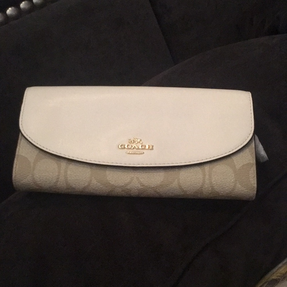 Never used Coach wallet